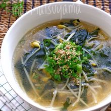 豆もやしとわかめの冷たい韓国スープ
