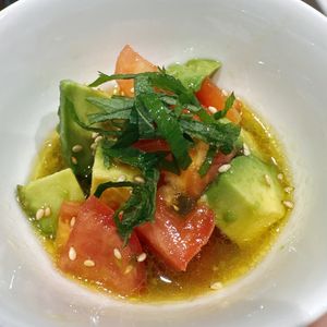 むぎの作ってみた!投稿(汁まで飲み干す♪『アボカドとトマトのやみつき♡だしマリネ』)
