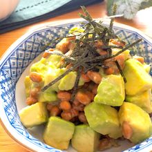 毎日食べたいほど美味しい♡アボカドと納豆の白だしわさび和え
