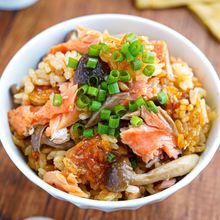 【鮭バター醤油の炊き込みご飯】ふんわり香るバター風味♬︎