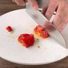 たっぷりトマトと塩昆布で冷やしおそうめんの下準備
