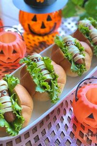 ハロウィンに＊ウインナーミイラのロールパン