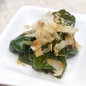 こまりこ😃の作ってみた!投稿(【レンチンピーマンのクタクタ煮】耐熱ボウル一つ！冷やしても◎)