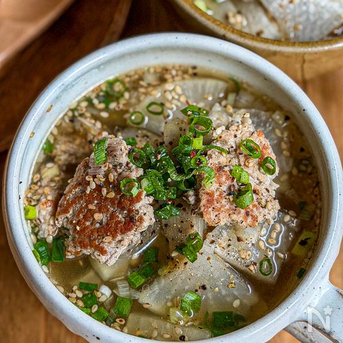 大根とごぼう《ゴロゴロそぼろ♡中華スープ》