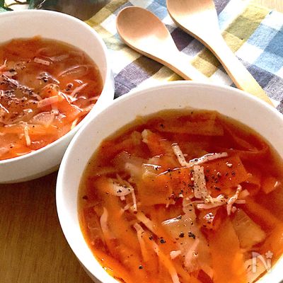 ヒラヒラ大根とヒラヒラ人参の和風ベーコンコンソメスープ♡