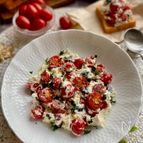 パンにのせてもおいしい！トマトのカッテージチーズ和え