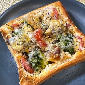 楽ラク手抜キッチン🐶🐾の作ってみた!投稿(厚切り食パンで♪さばとブロッコリーのチーズオープンサンド)