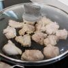 『鶏もも肉と秋野菜の甘酢炒め』たれが絡んでご飯が進む♫の工程2