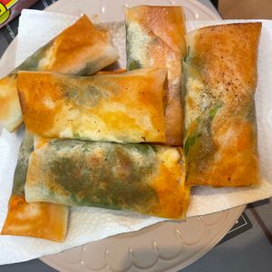 さやの作ってみた!投稿(食べたらハマる！ガーリックピザ風春巻き！)
