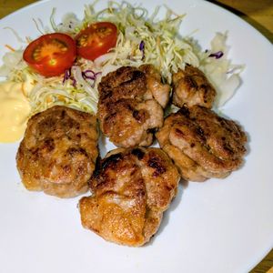 joe sanの作ってみた!投稿(【豚こまのコンソメ唐揚げ】もんで焼くだけ！カリっとやみつき◎)