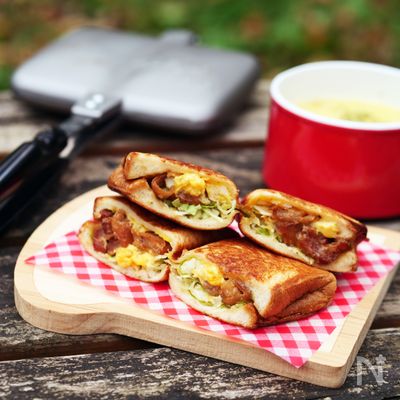 〈ホットサンドメーカーで作る〉照りたまチキン風サンド