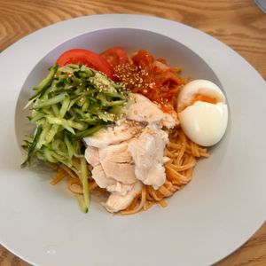 るりっちの作ってみた!投稿(【辛うまっ♡そうめんで！韓国のビビン麺】和えるだけで簡単)