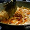 『他人丼』牛肉をとろ～り半熟卵でとじて白飯にONの工程3
