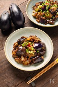 【ご飯がすすむ！】ナスとひき肉のさっぱり香味みそ炒め