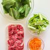 貧血予防！牛肉と小松菜のオイスター味噌炒めの工程1