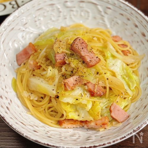 【キャベツとベーコンのガリバタスパゲティ】ワインに合う♪