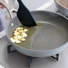旨みたっぷり◎トマトとツナのオイルパスタの工程1