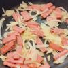 ワンパンで簡単！ベーコンのトマトクリームパスタの工程2