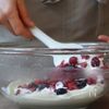 【余った生クリームで濃厚アイスクリーム】混ぜて冷やすだけ！の工程2