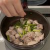 5分で完成!やみつき旨辛【キムチキン丼】の工程1