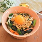 野菜もしっかり摂れる！えのき茸入り鶏そぼろのビビンパ