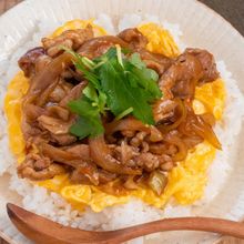 味付け一発失敗なし！豚肉のすき焼きたまご丼