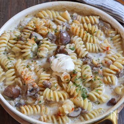 パスタを使ってワンパン完結【ビーフストロガノフ】