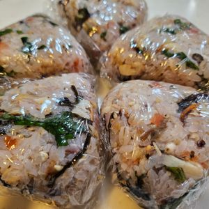 Maiの作ってみた!投稿(【何度も作りたくなる旨さ…】栄養満点！焼きサバおにぎり)