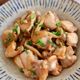 ご飯が止まらない簡単レシピ！鶏もも肉としめじの味噌マヨ炒め