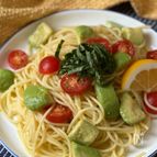【暑い日に食べたい♡】トマトとアボカドの塩レモン冷製パスタ