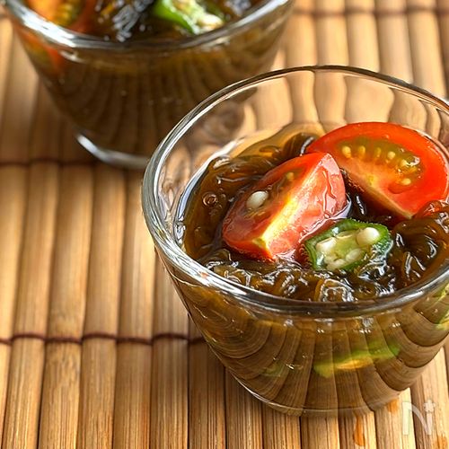 オクラとトマトのもずく酢