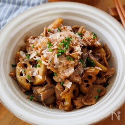 『れんこんと豚肉の和風カレー炒め』かつお節で美味しさアップ!