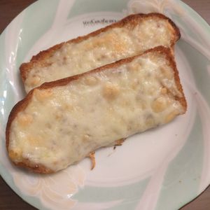 たりおの作ってみた!投稿(【スパイシーチーズトースト】とろ〜りチーズと弾けるマスタード)
