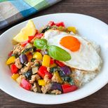 【夏野菜が主役のガパオライス】おうち調味料で簡単本格！
