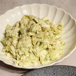 週一だけは頑張ります💦の作ってみた!投稿(アボカドとキャベツ《トロトロ♡ごまマヨサラダ》)