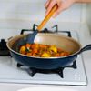 【かぼちゃとさつまいものカレーそぼろ炒め】パパッとワンパンの工程3