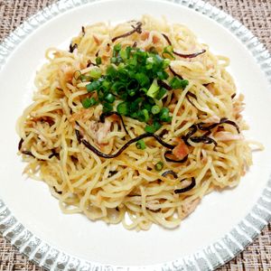 よっこの作ってみた!投稿(【5分で最強焼きそば】ツナと塩昆布焼きそば)