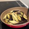 10分で完成！【なすとニラそぼろ丼】の工程2