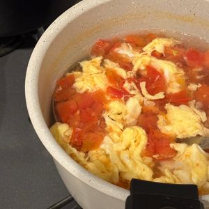 1308001の作ってみた!投稿(メイン食材2つだけ！トマトと卵のスープ)