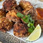 ビールにもご飯にも！鶏胸肉で作るエスニック風肉団子