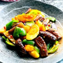 肉無しでも主菜級!揚げ卵と茄子ピーマンの甘酢炒め