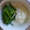 ワンパン10分♪豚こまとニラの旨塩炒めの下準備