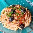 混ぜるだけ！オリーブとアンチョビのパスタ「冷製プッタネスカ」