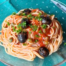 混ぜるだけ！オリーブとアンチョビのパスタ「冷製プッタネスカ」