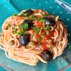 混ぜるだけ!オリーブとアンチョビのパスタ「冷製プッタネスカ」