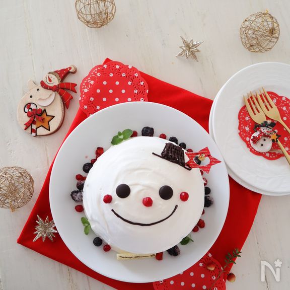 ホットケーキで作れる♪スノーマンドームケーキ