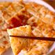 サクッモチッやみつきのおいしさ♪新玉ねぎのチーズチヂミ