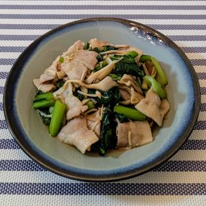 𝔂𝓾𝓶𝓲🍓の作ってみた!投稿(定食屋さんを思い出す！小松菜と豚バラの中華炒め)