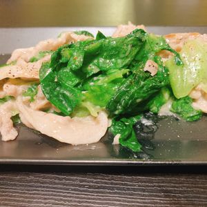 りんの作ってみた!投稿(超速かんたん!ご飯もお酒も止まらない!『塩だれ豚レタス』)