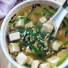 海藻たっぷり豆腐入り中華スープ
